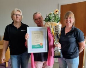 Månadens medarbetare i augusti – vandringspokalen tillbaka i Varberg